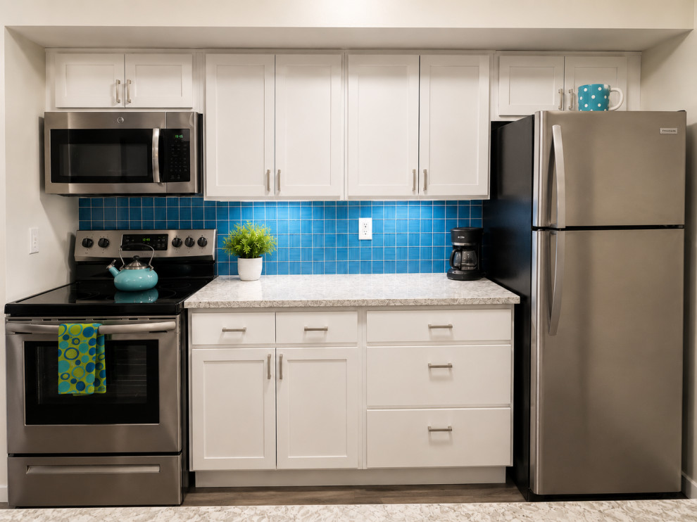Ypsilanti Lake Condo Shaker Kitchen & Flooring