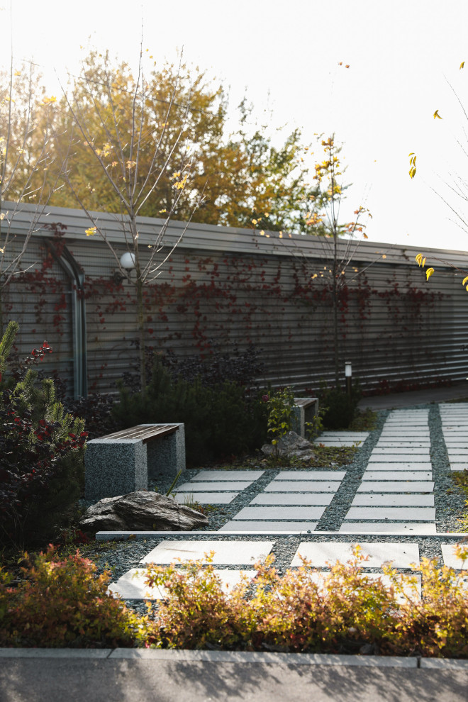 Оформление территории у офисного здания