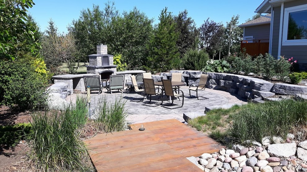 Photo of a transitional landscaping in Calgary.