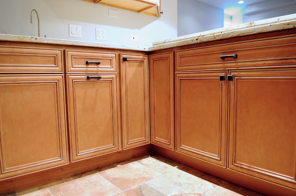 Example of a transitional kitchen design in Chicago