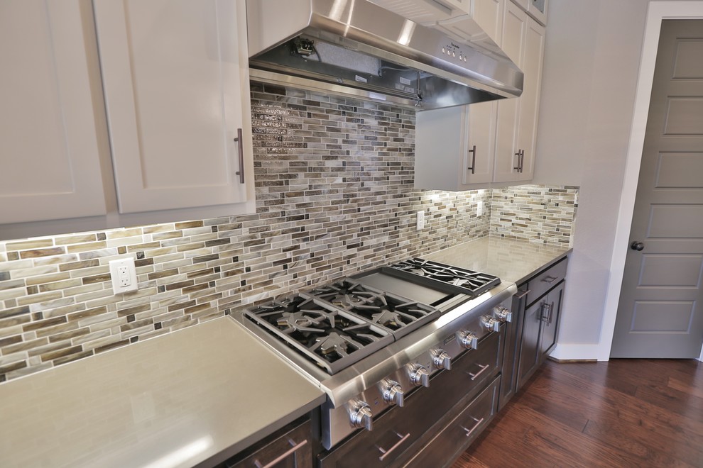 Kitchen - transitional kitchen idea