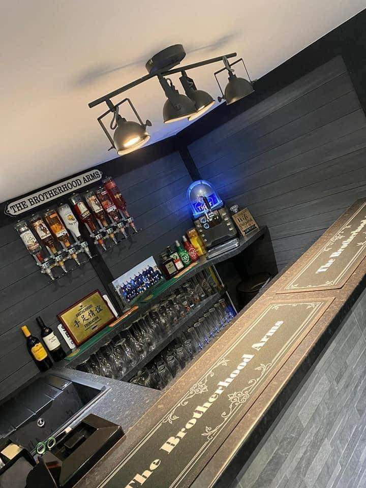 Garçonnière - home cinema et coin bar en sous-sol