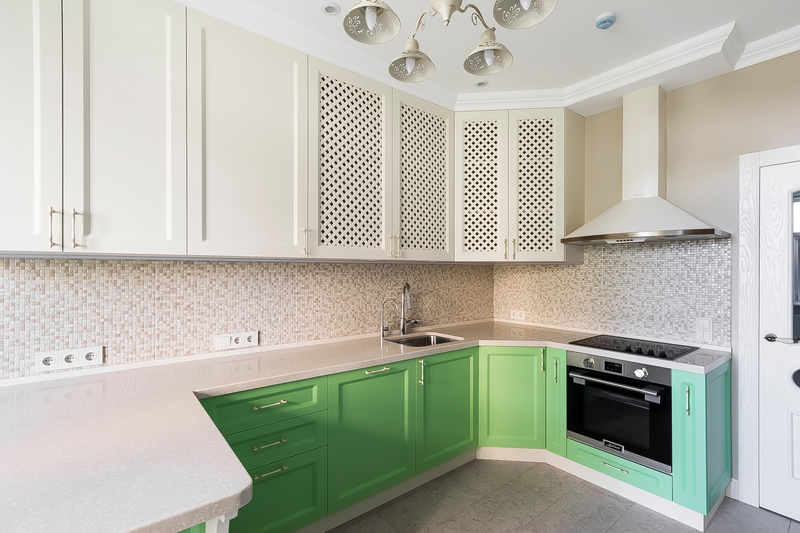 Мебель для кухни по индивидуальному проекту от фабрики мебели "Клевер-шкаф"