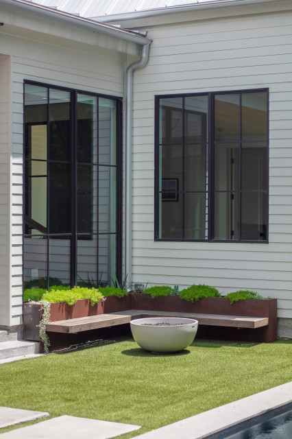 E. 9th - Collaborative Design Group transitional-patio