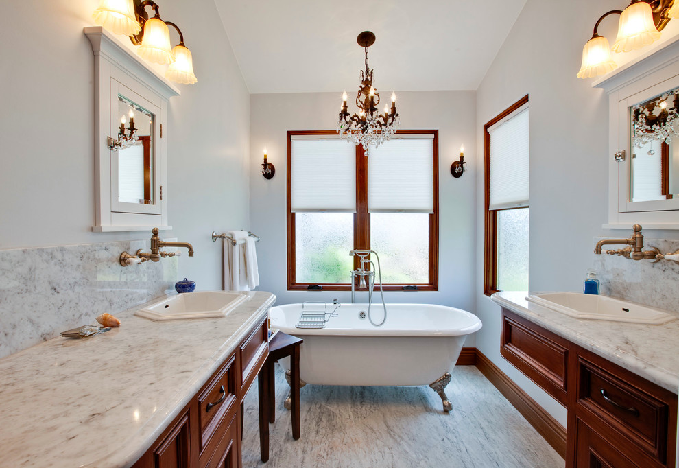 Photo of a traditional bathroom in Los Angeles with a claw-foot tub.