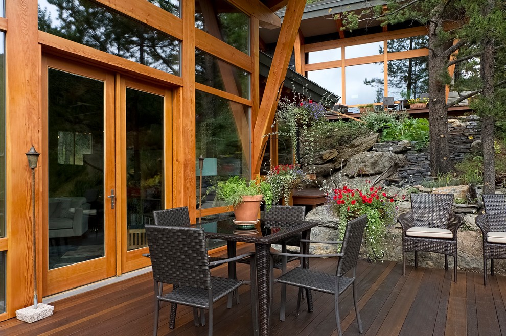 Mid-sized contemporary backyard deck in Vancouver with no cover.