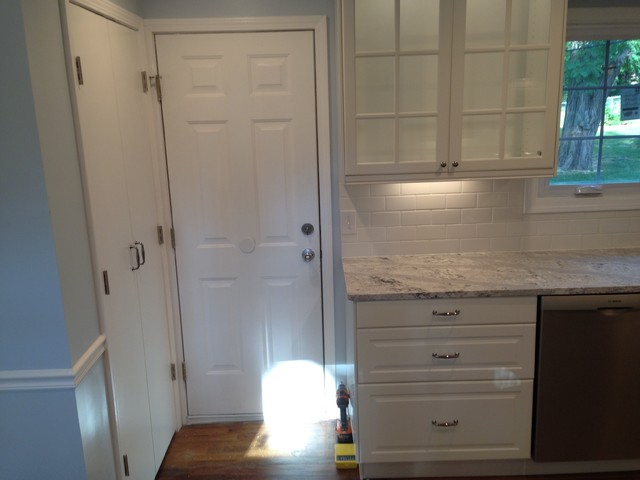 Clean Kitchen Remodel modern-kueche