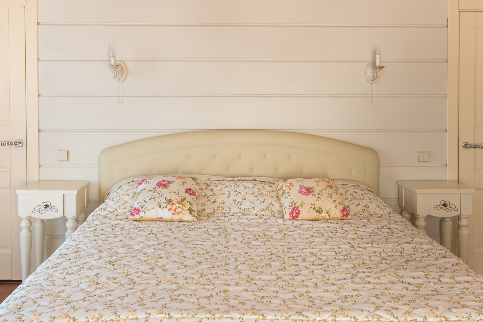 Загородный дом на берегу озера