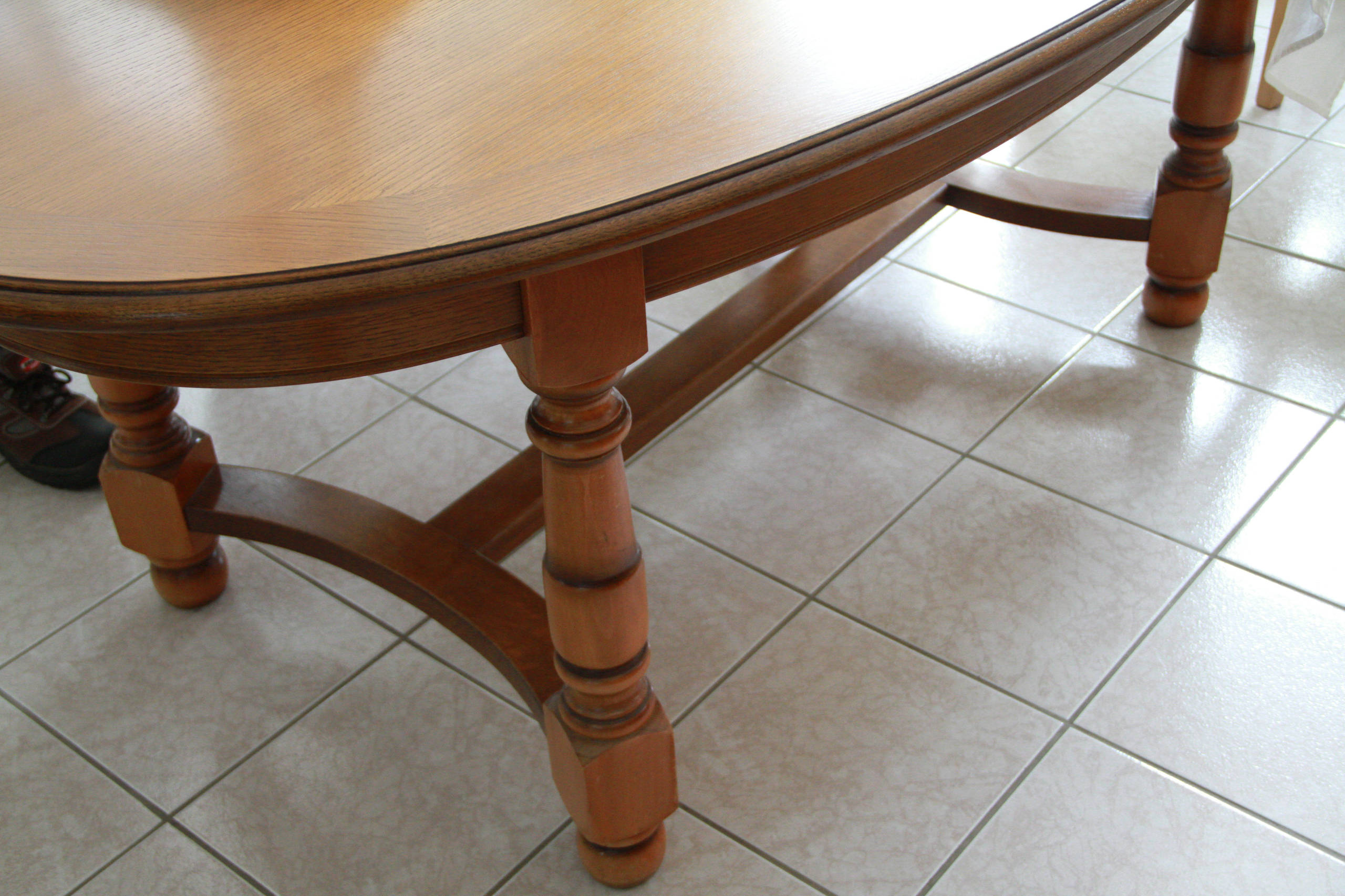 Table ovale en chêne
