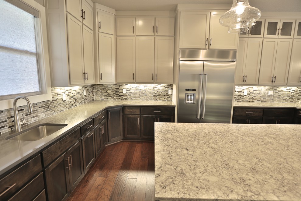 Kitchen - transitional kitchen idea