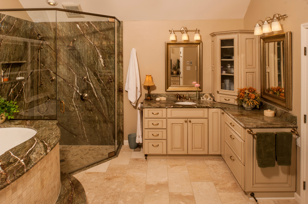 Design ideas for a transitional bathroom in Raleigh with granite benchtops.