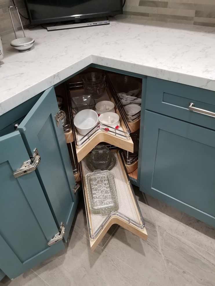 David Reff Kitchen- Diamond Cabinets