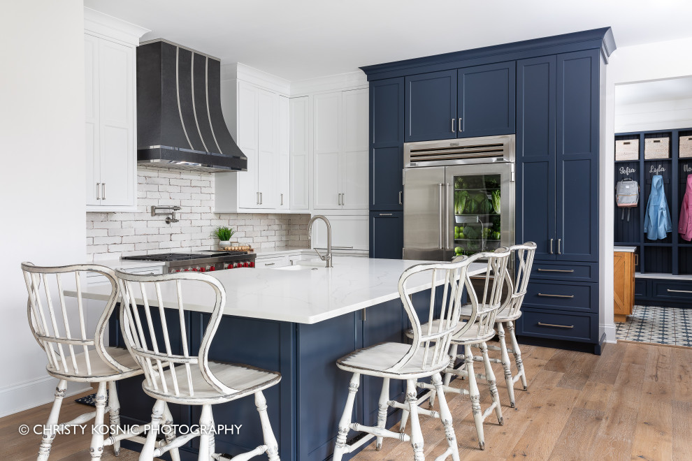 Example of a transitional home design design in DC Metro