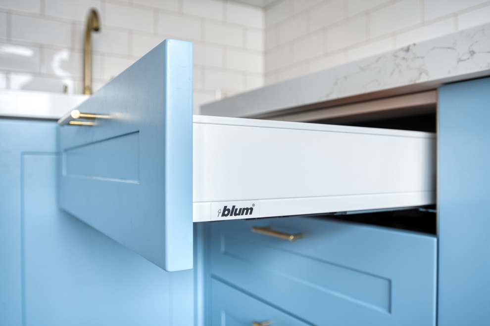 Проект угловой кухни в стиле неоклассика