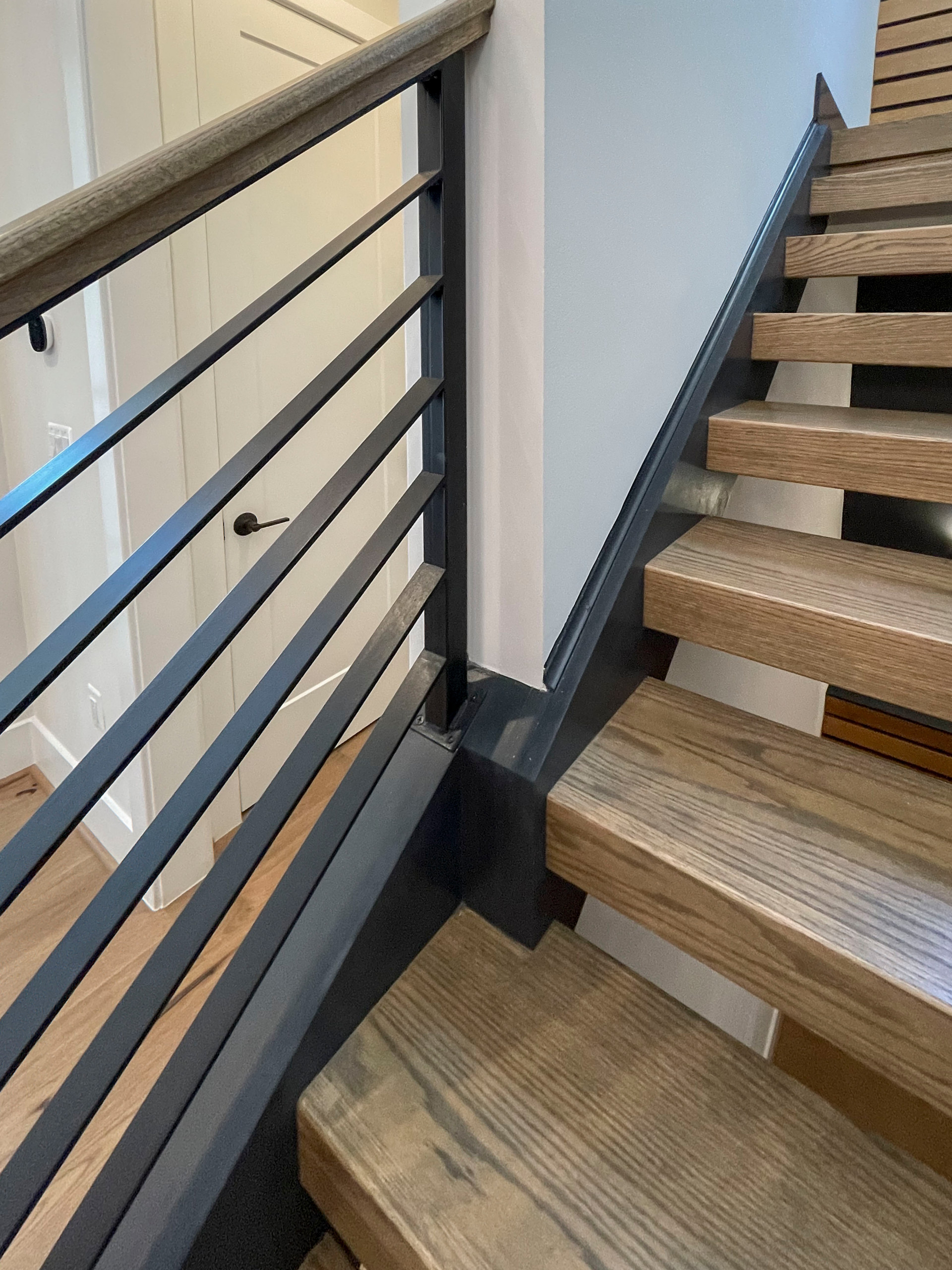 113_Floating Straight- Stringers with No Risers in Contemporary Home, Bethesda M