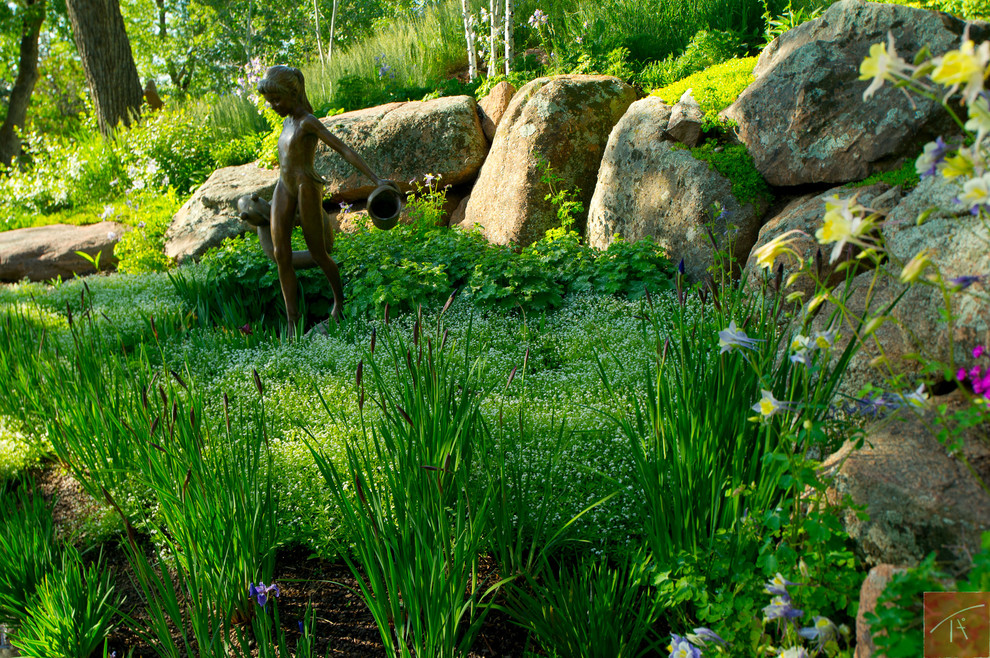 Photo of a traditional garden in Denver.