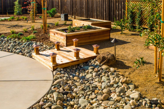 Raised Planters, Decomposed Granite & River Rock Garden - Landscape -  Houston - by FiveSTAR Landscape | Houzz