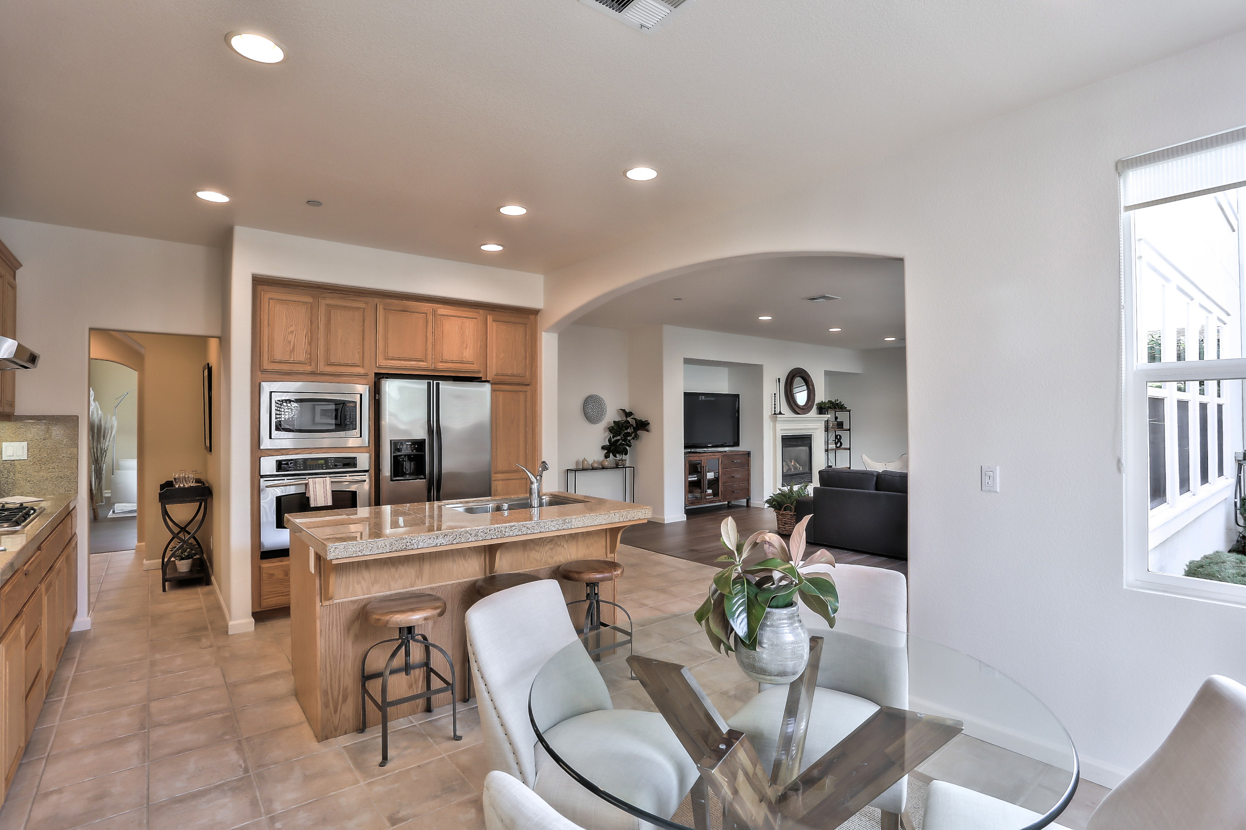 Sunny Cove Staging