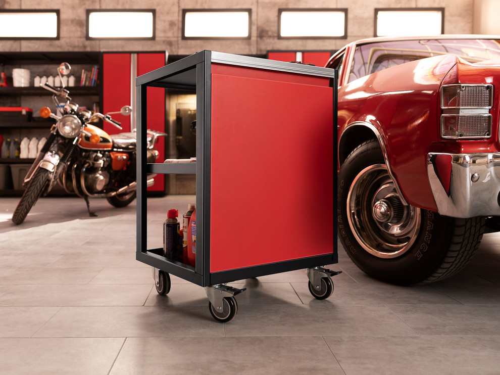 Пример оригинального дизайна: отдельно стоящий гараж среднего размера с мастерской для двух машин
