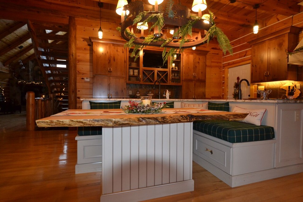 Kitchen - rustic kitchen idea