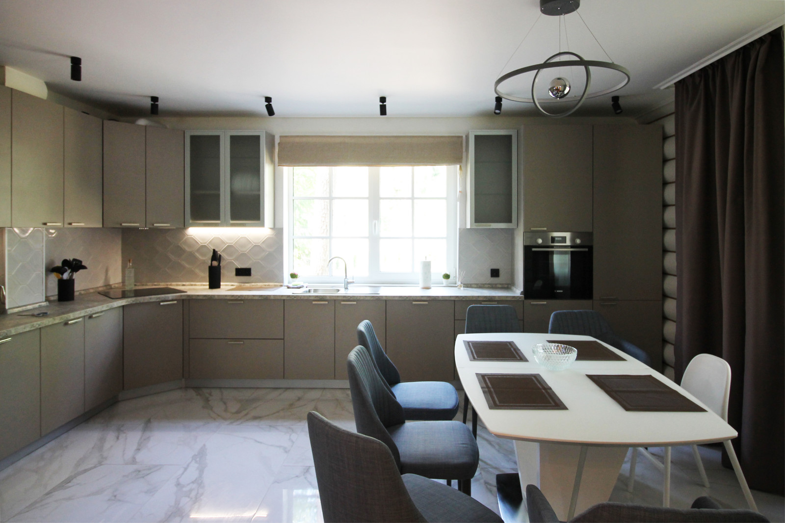 Срубовой коттедж 38 в п.Рощино, Ленинградская обл. Царство-Королевство