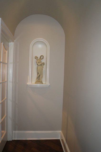 Custom Finishes mediterraneo-recibidor-y-pasillo