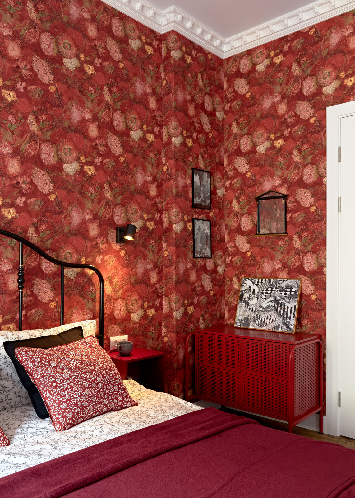 Studio Rouge / Красная студия