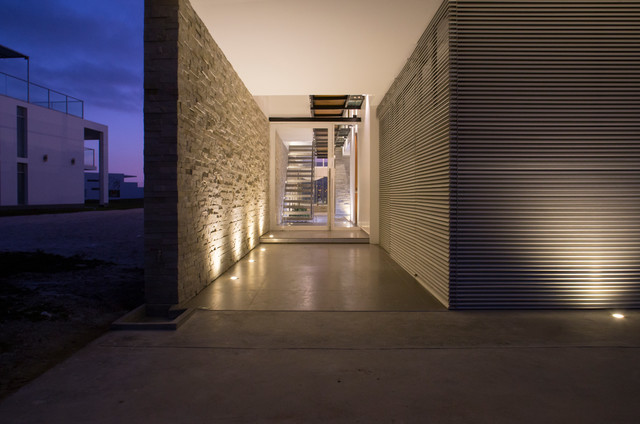 Casa La Jolla contemporary-entry