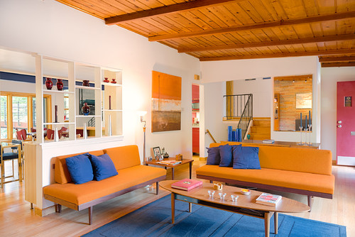 Warm Tones orange and blue room