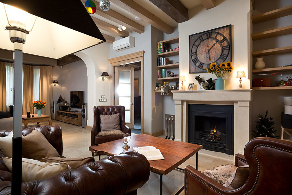 Реконструкция частного дома. Интерьер гостиной