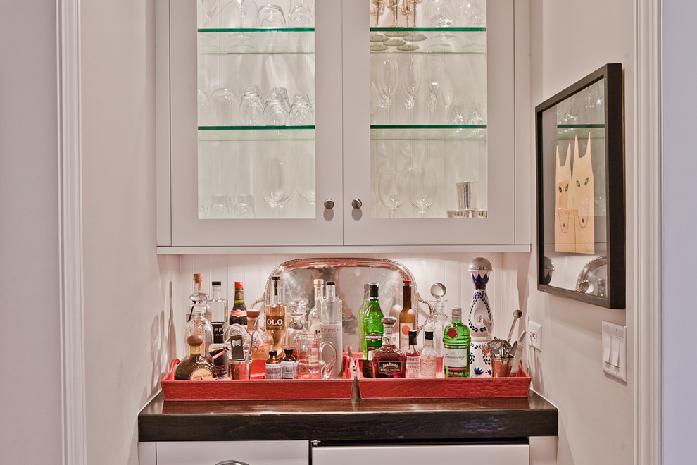 Inspiration for a transitional home design remodel in Chicago