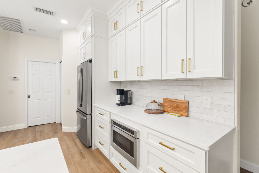 Inspiration for a transitional kitchen remodel in Tampa