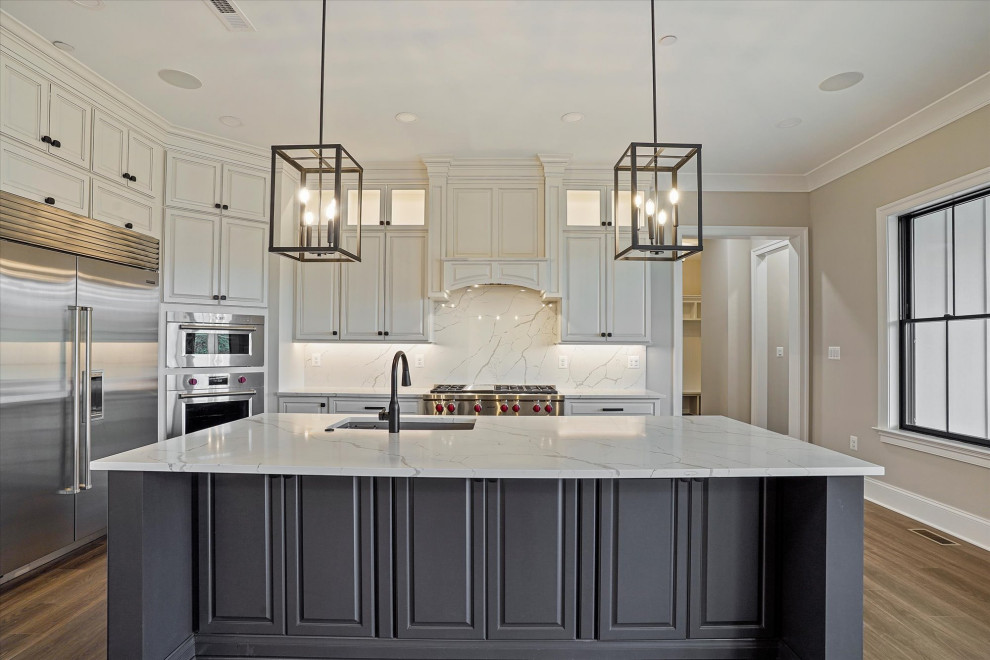 Gorgeous Graphite with Traditional Touches