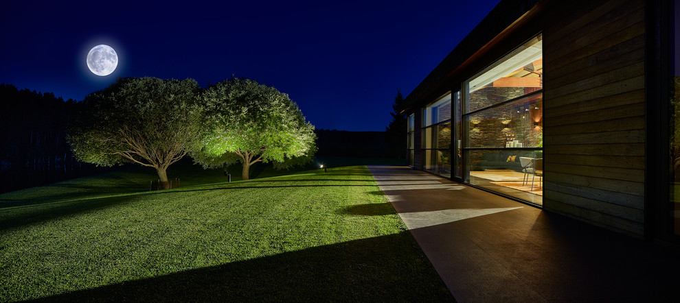 Дом на реке | Barn by a River