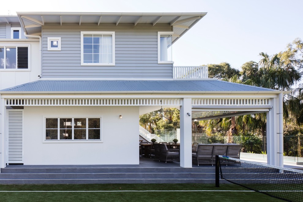 Inspiration for a beach style exterior in Sunshine Coast.