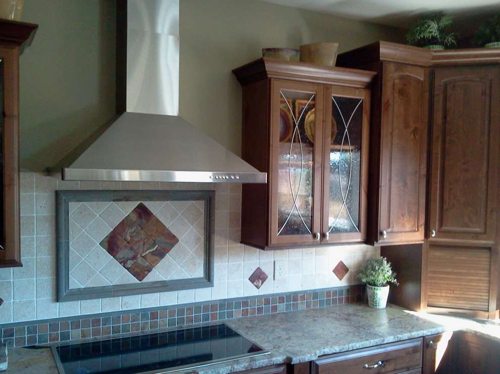 Kitchen - kitchen idea in Denver