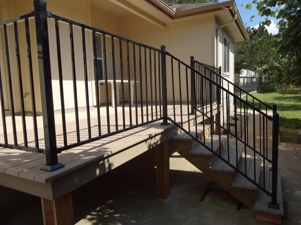 Inspiration for a timeless deck remodel in Austin