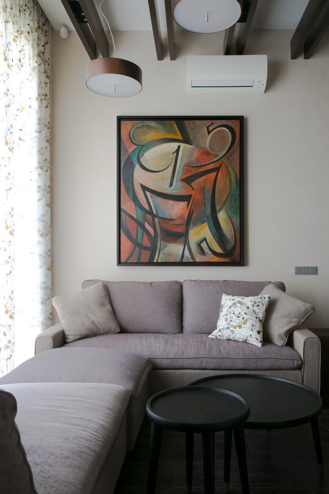 Вспомогательный дом с бассейном