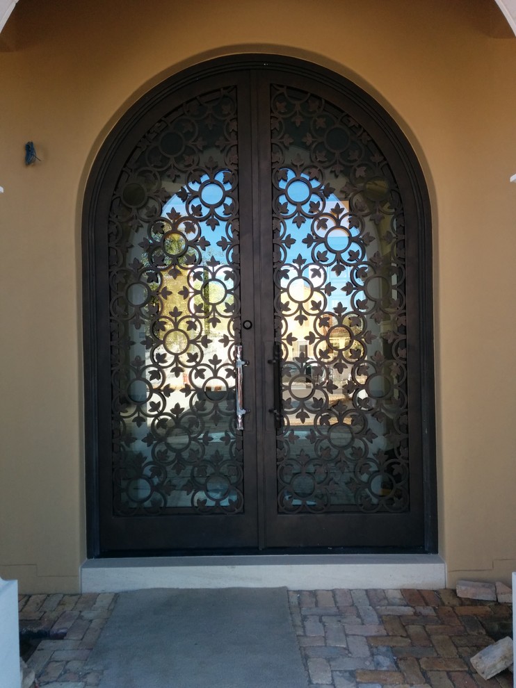 This is an example of an eclectic entryway in Phoenix.