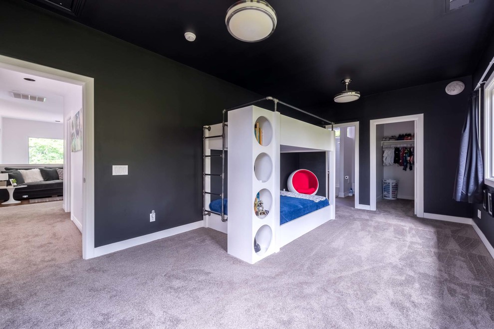Example of a transitional home design design in Nashville
