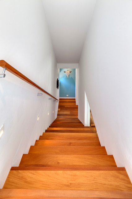 Sky House contemporain-escalier