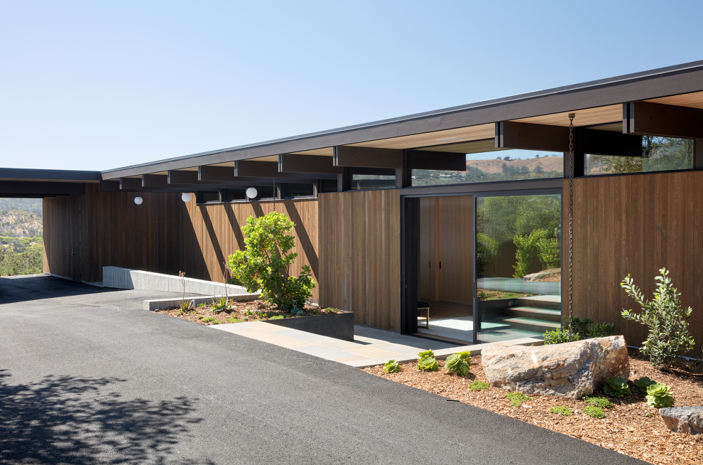 Example of a minimalist home design design in San Francisco