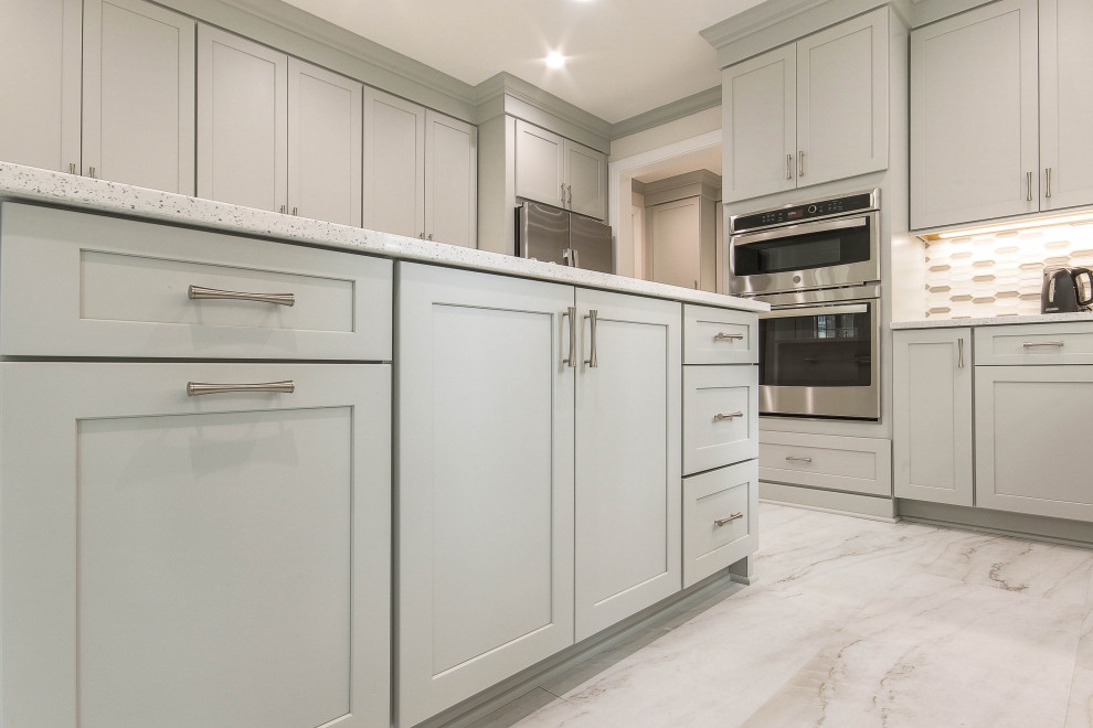 Kitchen - transitional kitchen idea