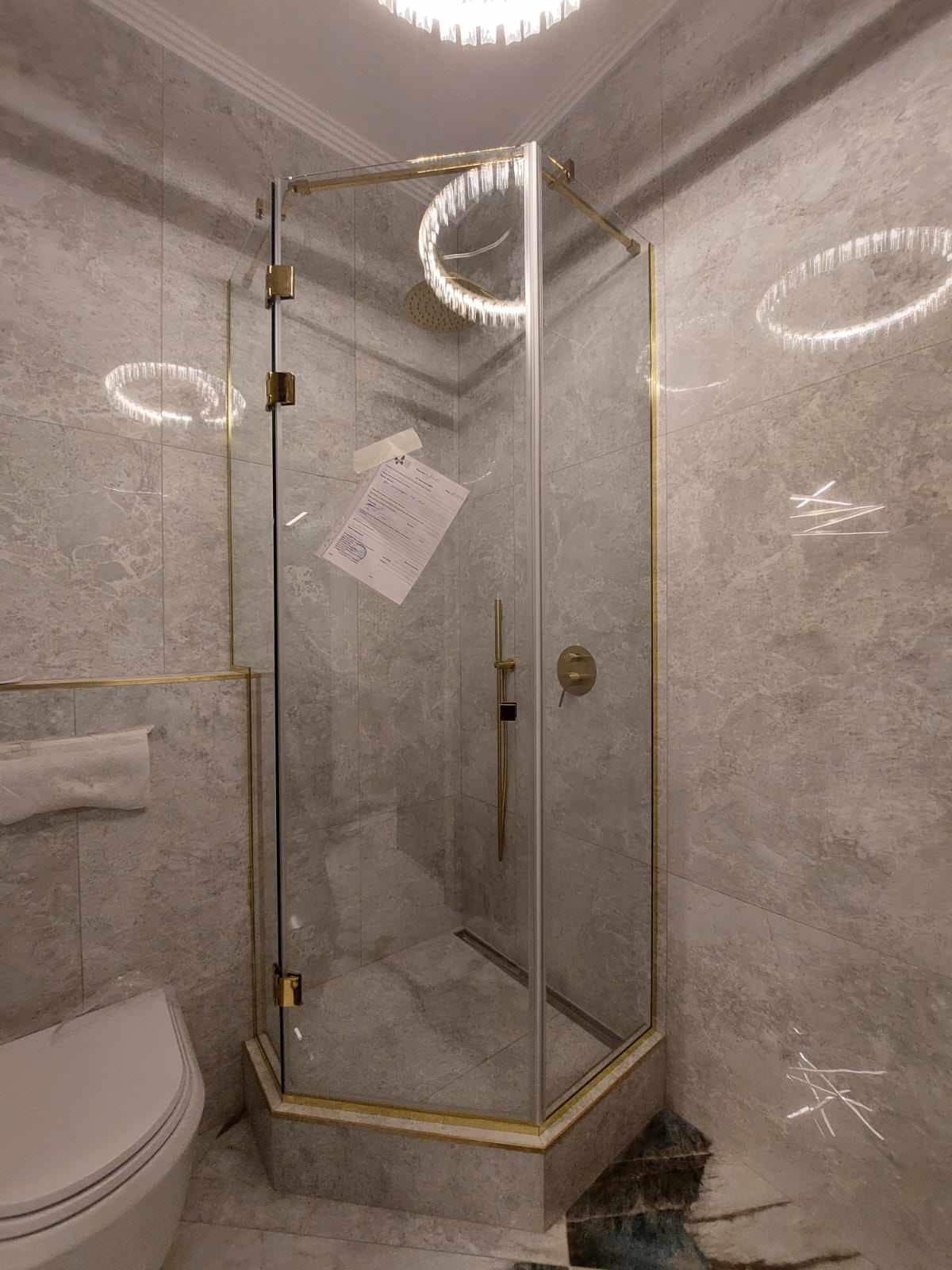 Душевая кабина/ванная комната