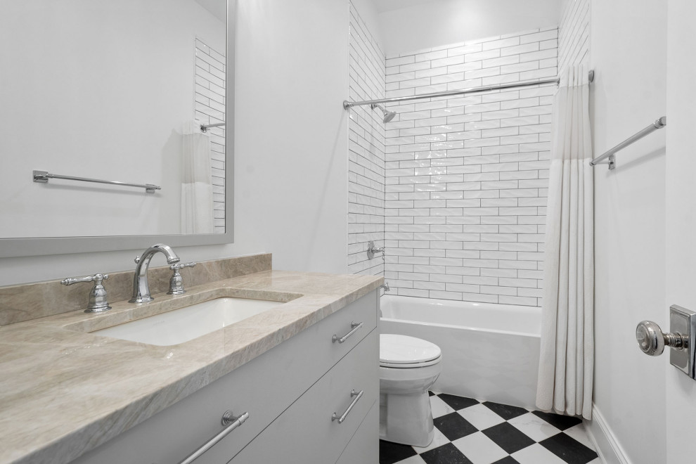 Home design - transitional home design idea in Chicago