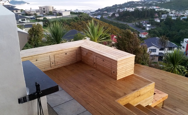  contemporary-deck