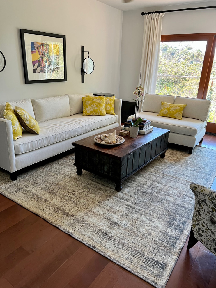 FAMILY ROOM IN SHERMAN OAKS
