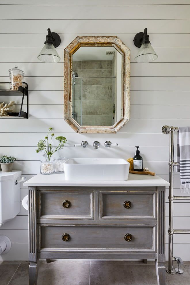 Cosy High-End Bathroom Remodel with Shiplap Feature