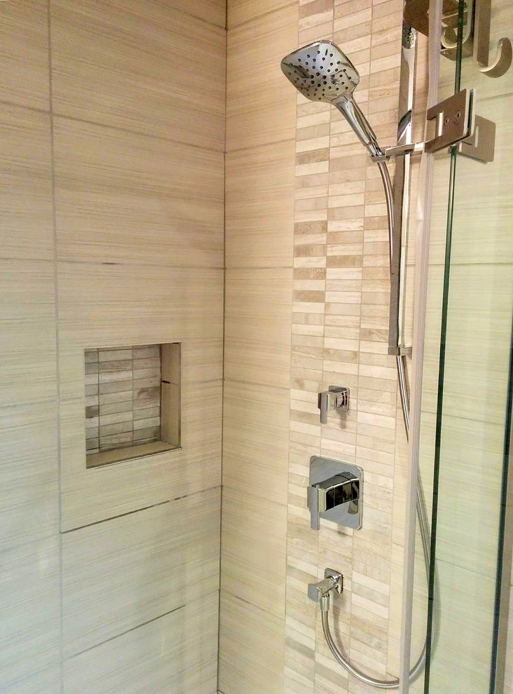 Home design - transitional home design idea in Toronto
