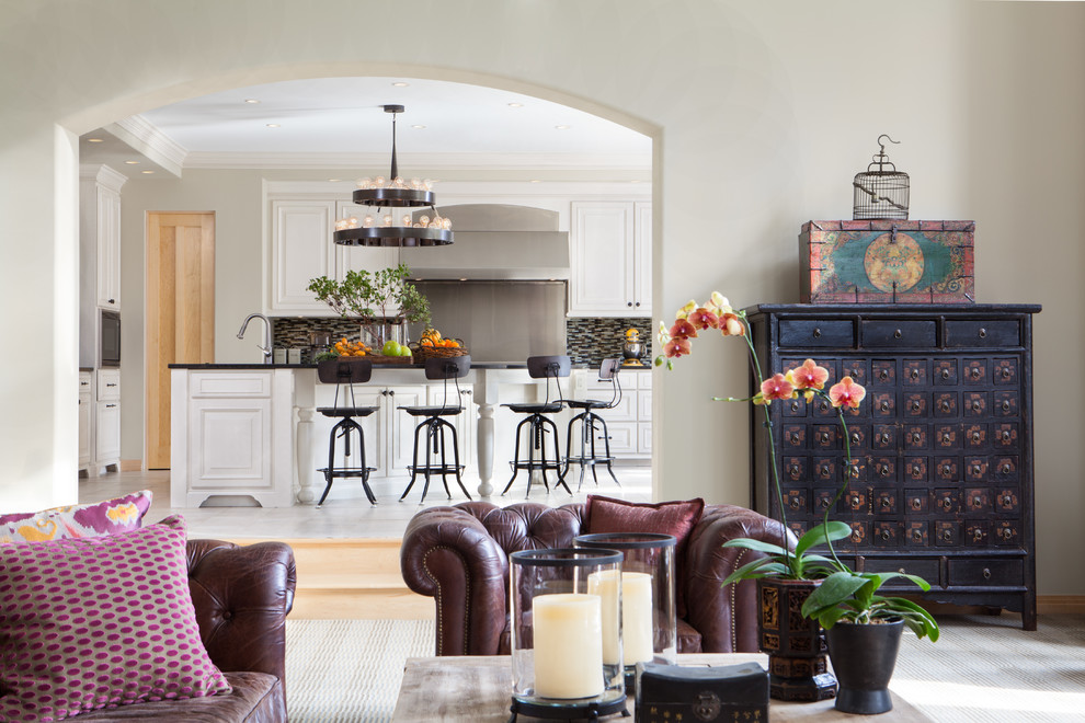 Kitchen - transitional kitchen idea in Chicago